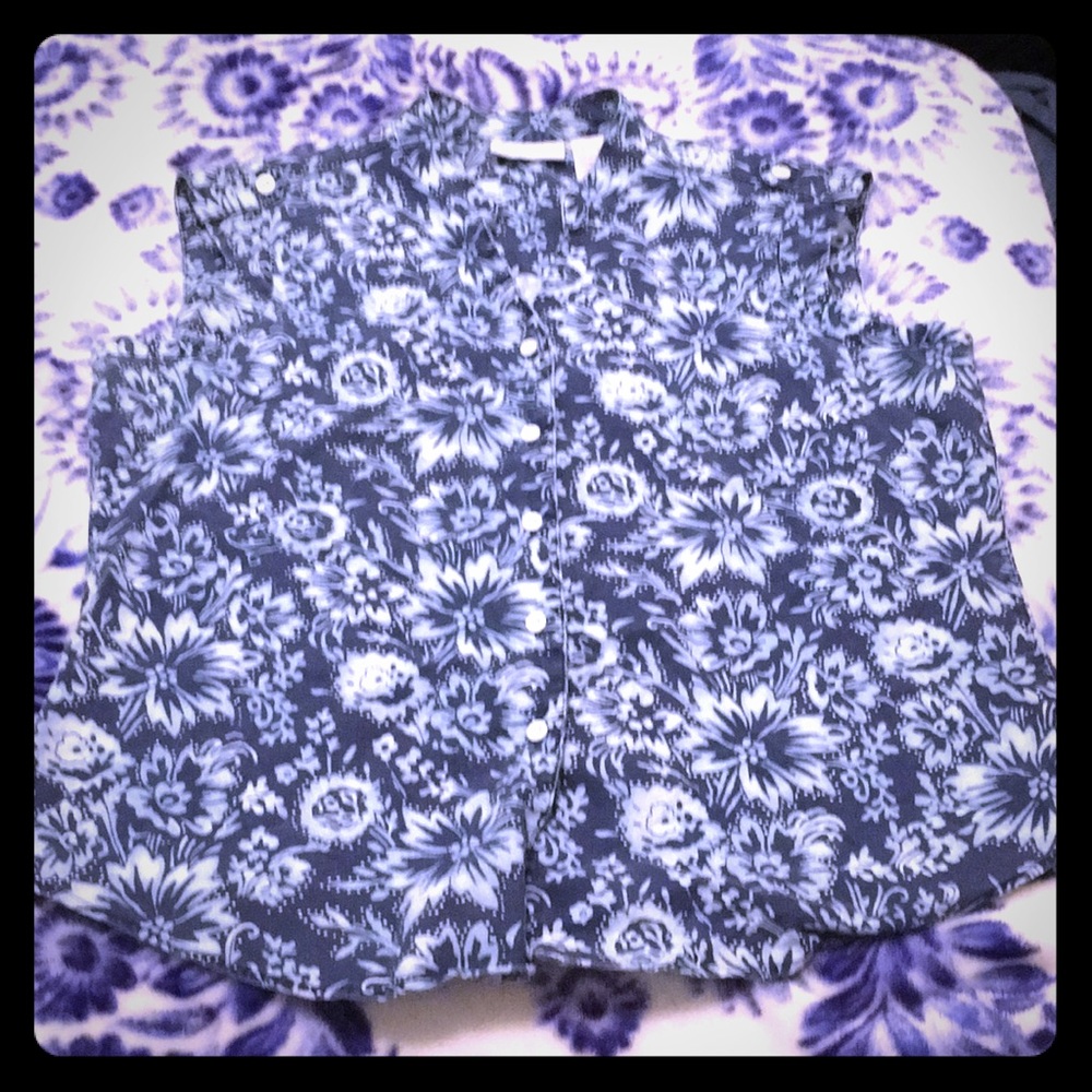 Sleeveless button up shirt
